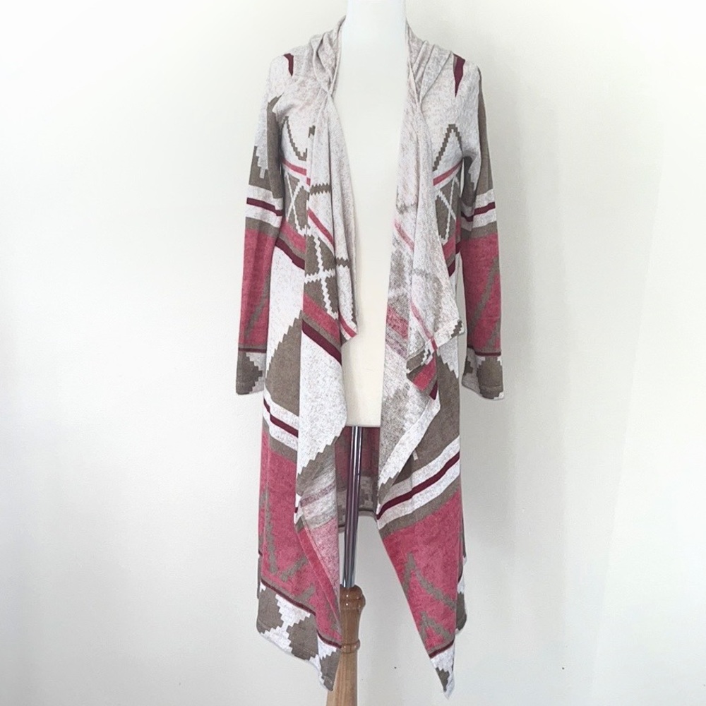Altar’d State Medium long cardigan with hood, pink and tan Aztec pattern